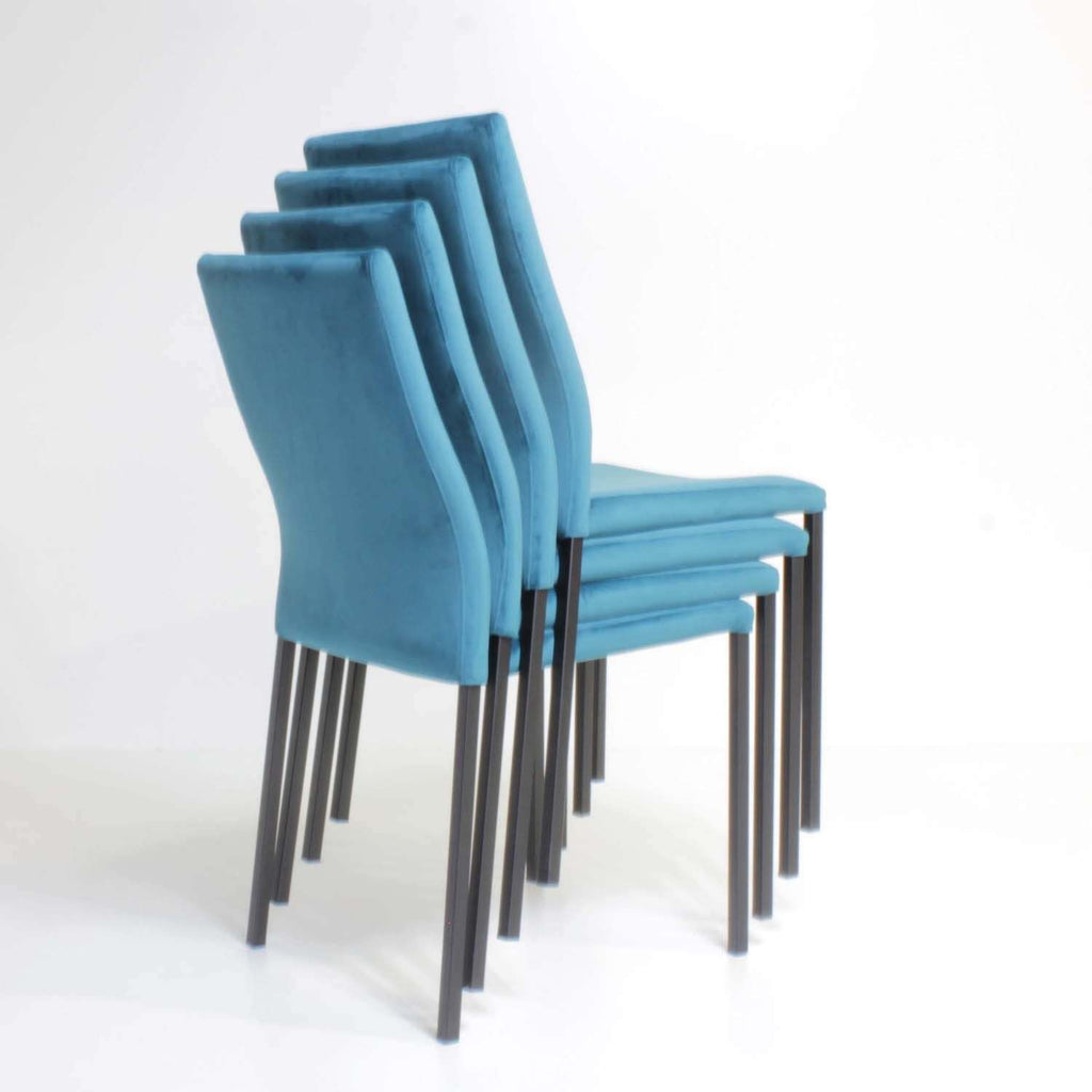 Coppia sedie impilabili in ecopelle o velluto Annika Plus