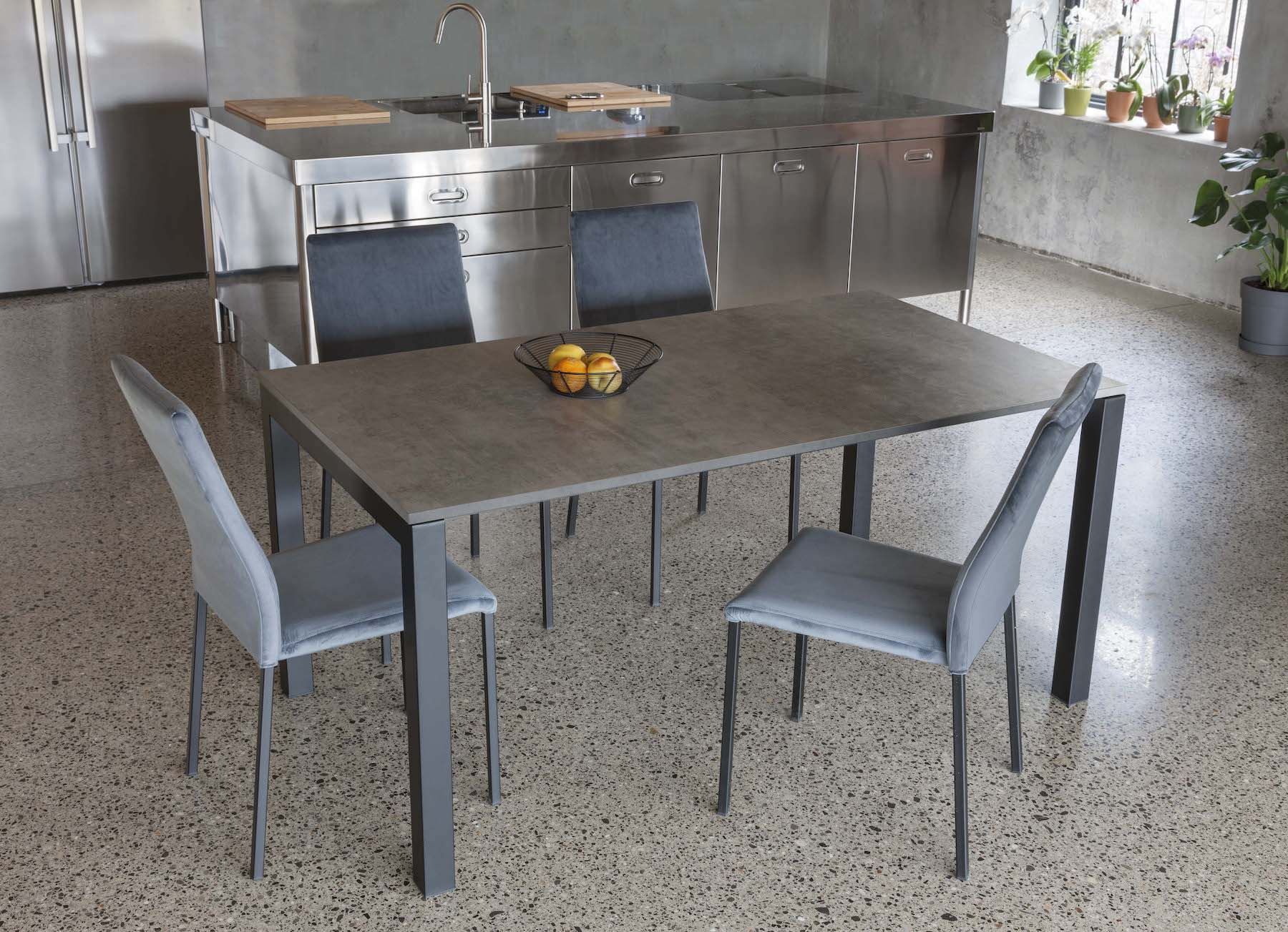 Tavolo da pranzo allungabile in metallo e nobilitato Austin