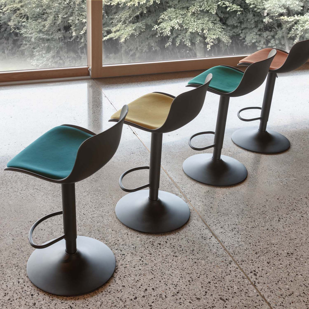 Coppia sgabelli design in ecopelle o velluto Ander