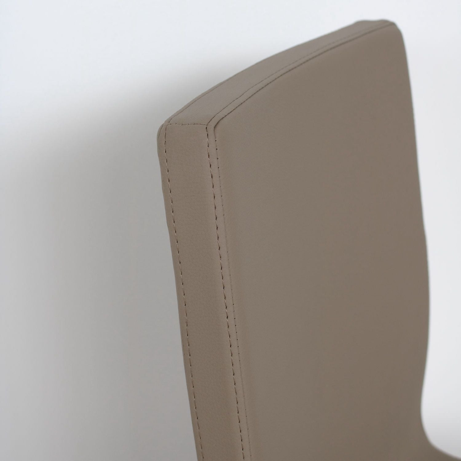 Sedia imbottita design moderno Alesund