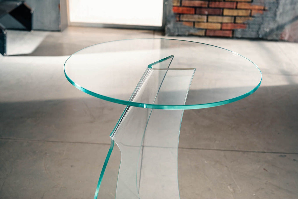 Tavolino da salotto lato divano in vetro curvato opti-white Charlie