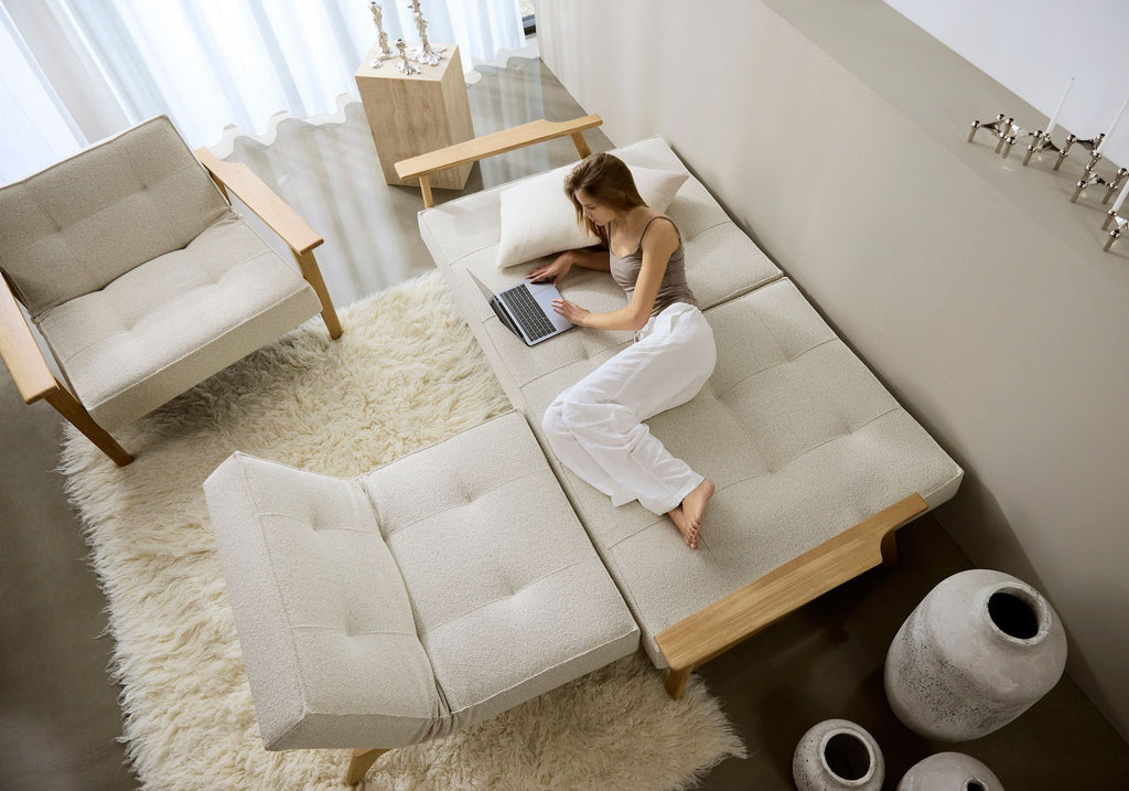 Divano letto con braccioli in legno e materasso a molle SplitBack Frej - 357 Taura Off White