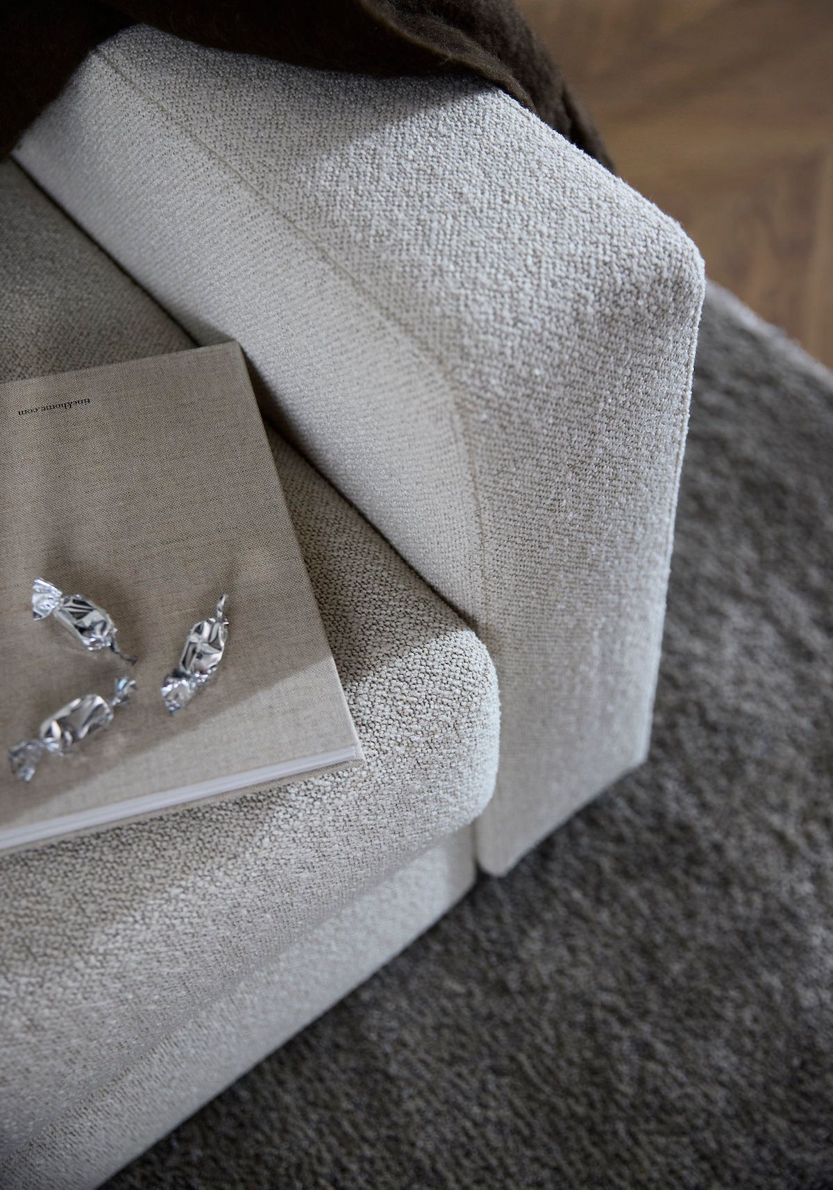 Divano letto con braccioli imbottiti Neah 140