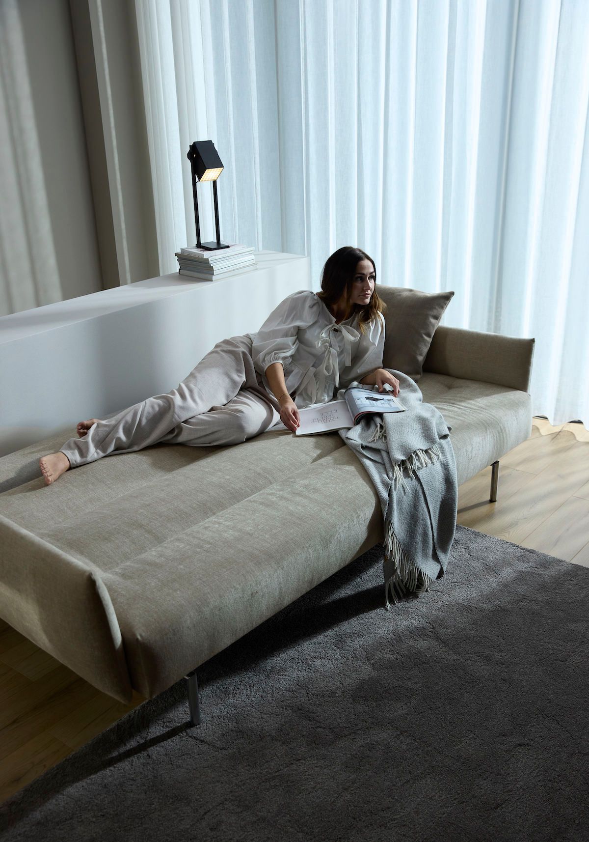 Divano letto con braccioli Jillis Arms - 280 Avella Sand