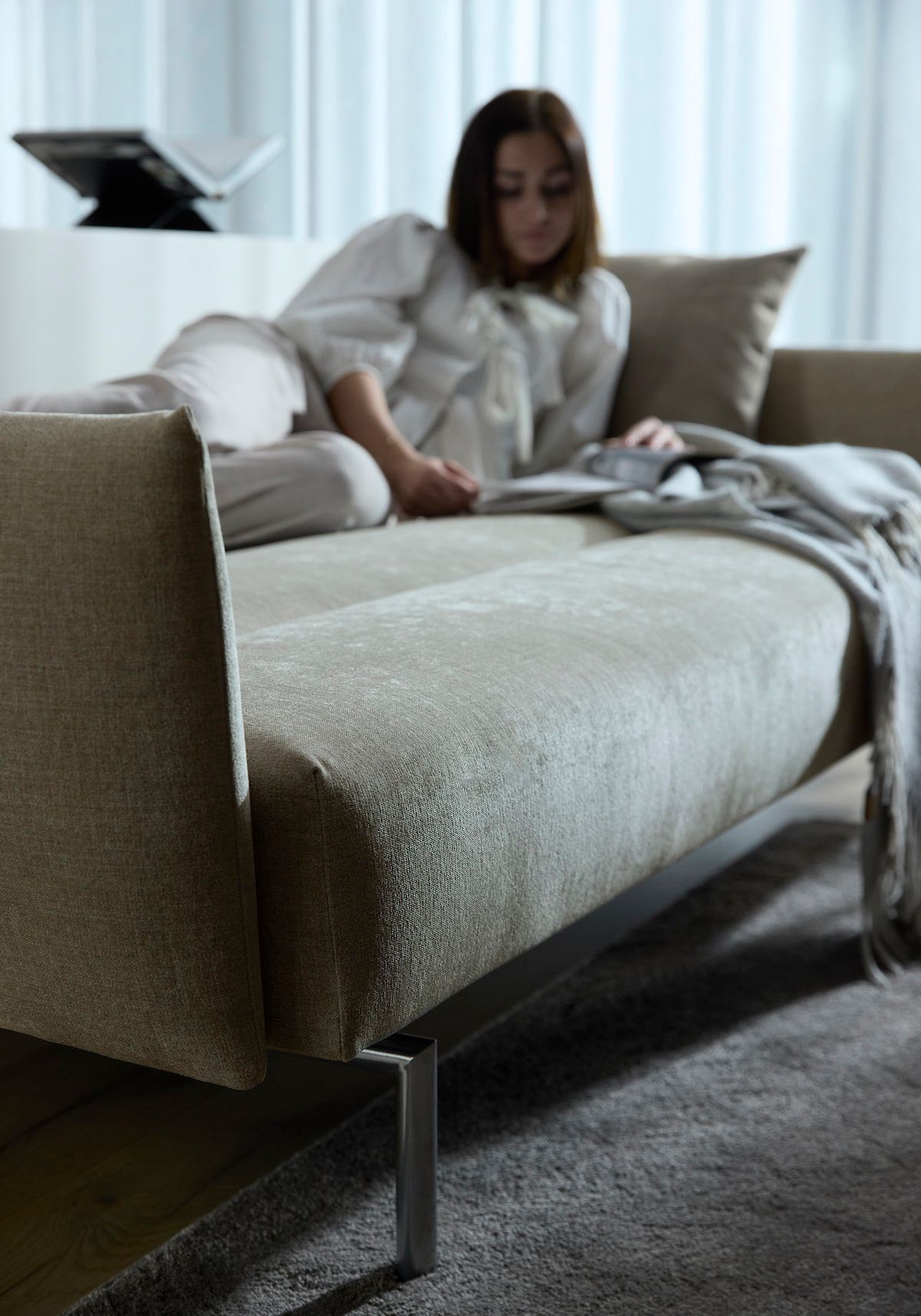 Divano letto con braccioli Jillis Arms - 280 Avella Sand