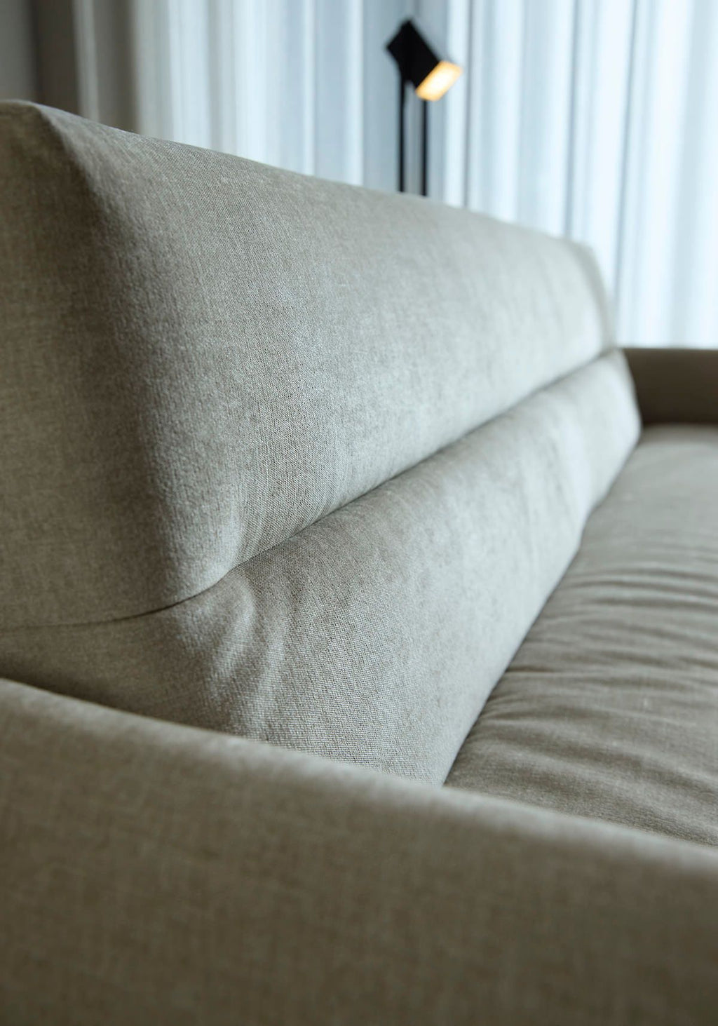 Divano letto con braccioli Jillis Arms - 280 Avella Sand