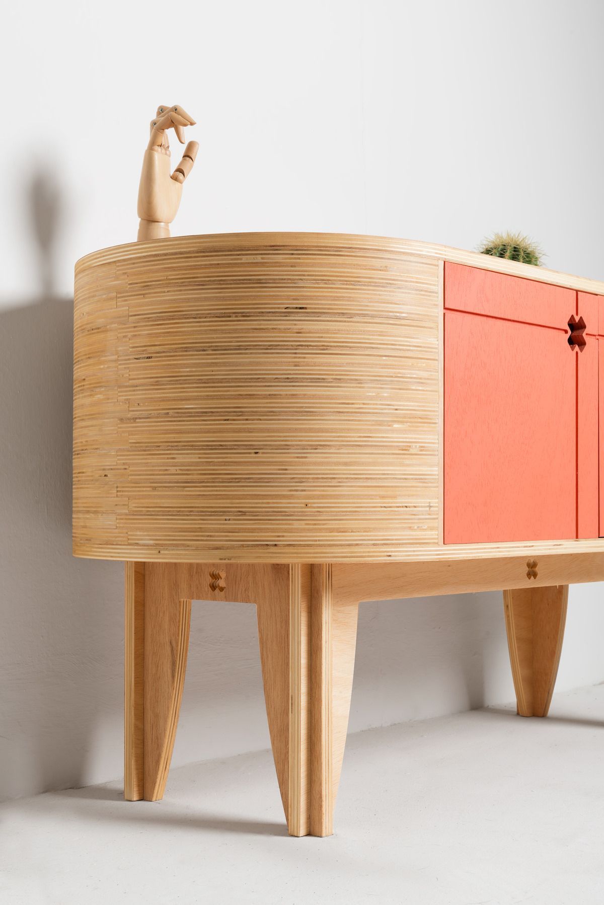 Mobile porta TV in legno multi-strato Curvi