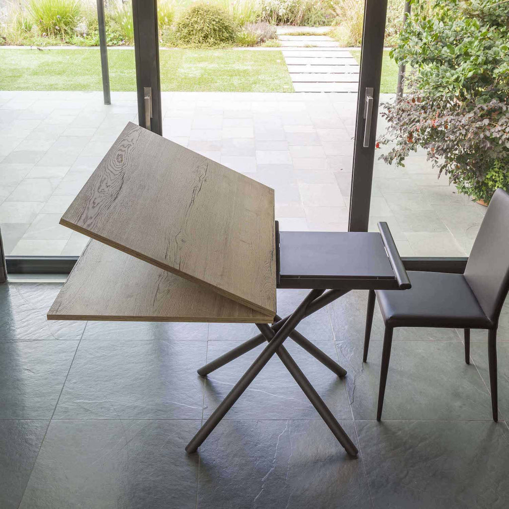 Tavolino che diventa tavolo Lotus di Altacom