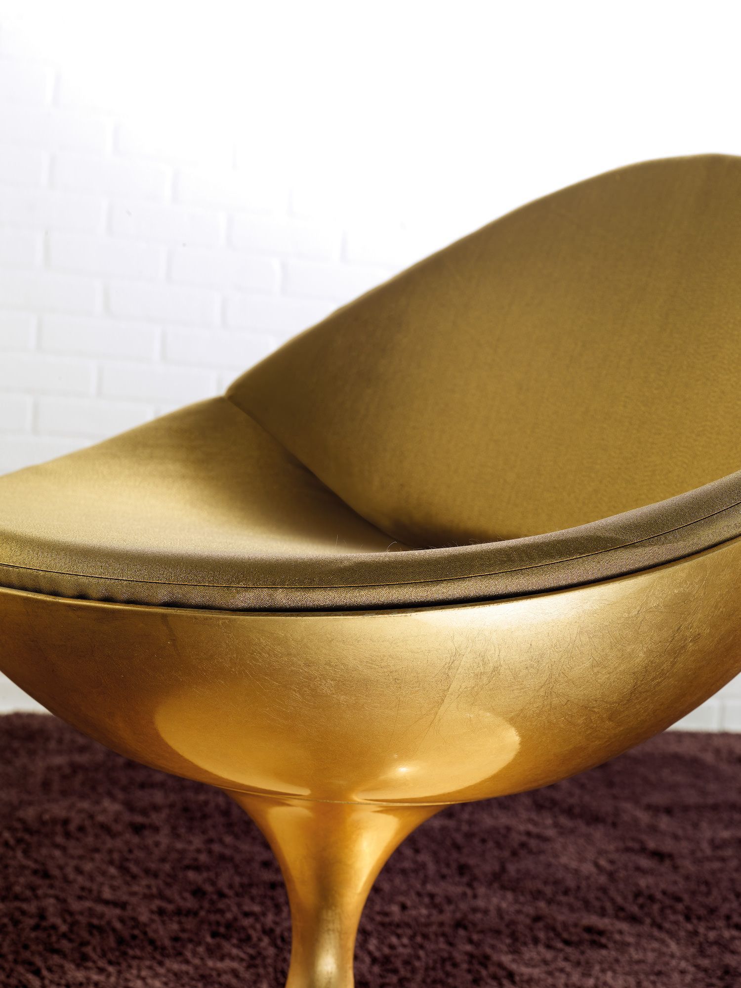 Poltrona design in alluminio foglia argento o oro Luna