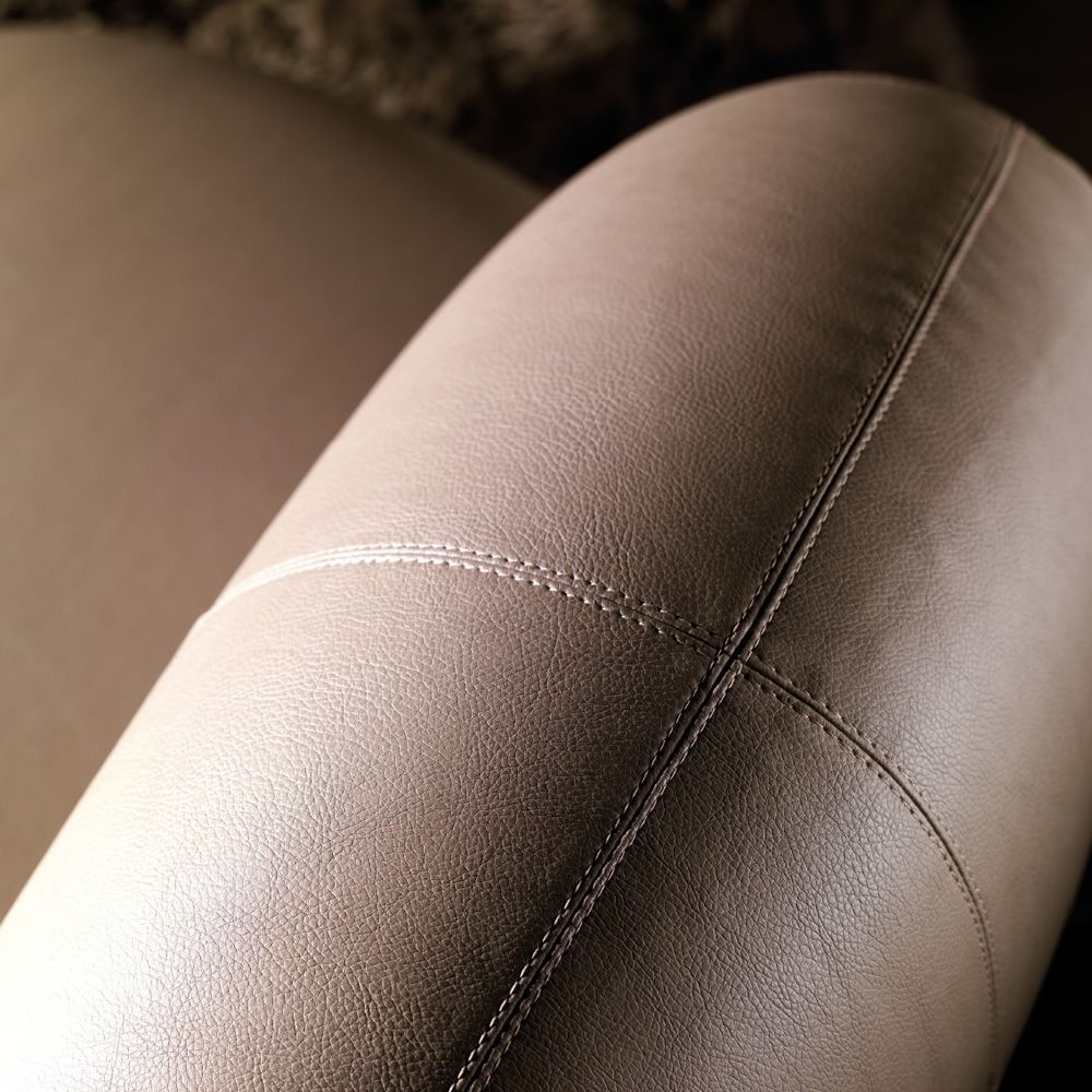 Divano 3 posti design moderno in tessuto o pelle Scoop