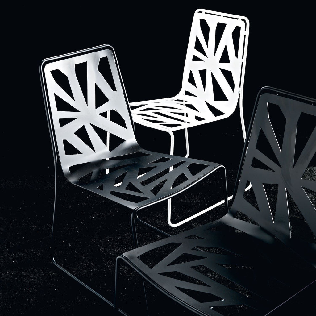 Sedia impilabile in metallo laccato Bianco o Nero Domino