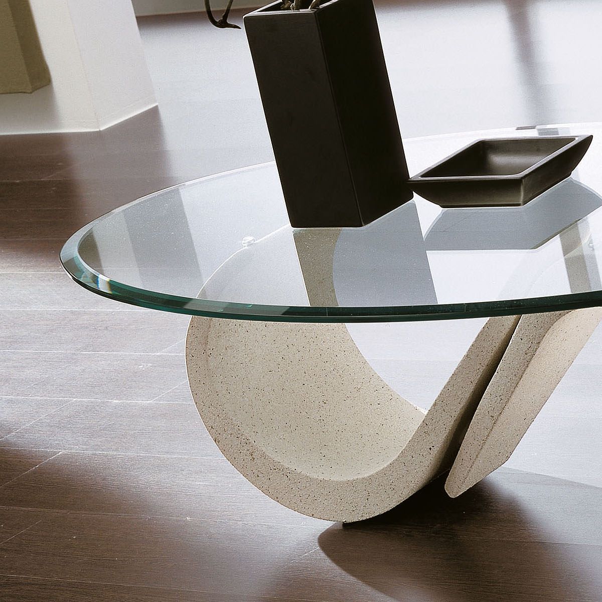 Tavolo da salotto moderno in vetro ovale bisellato Reynald