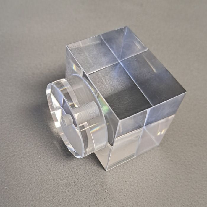 Appendiabiti da terra in plexiglass trasparente Redin