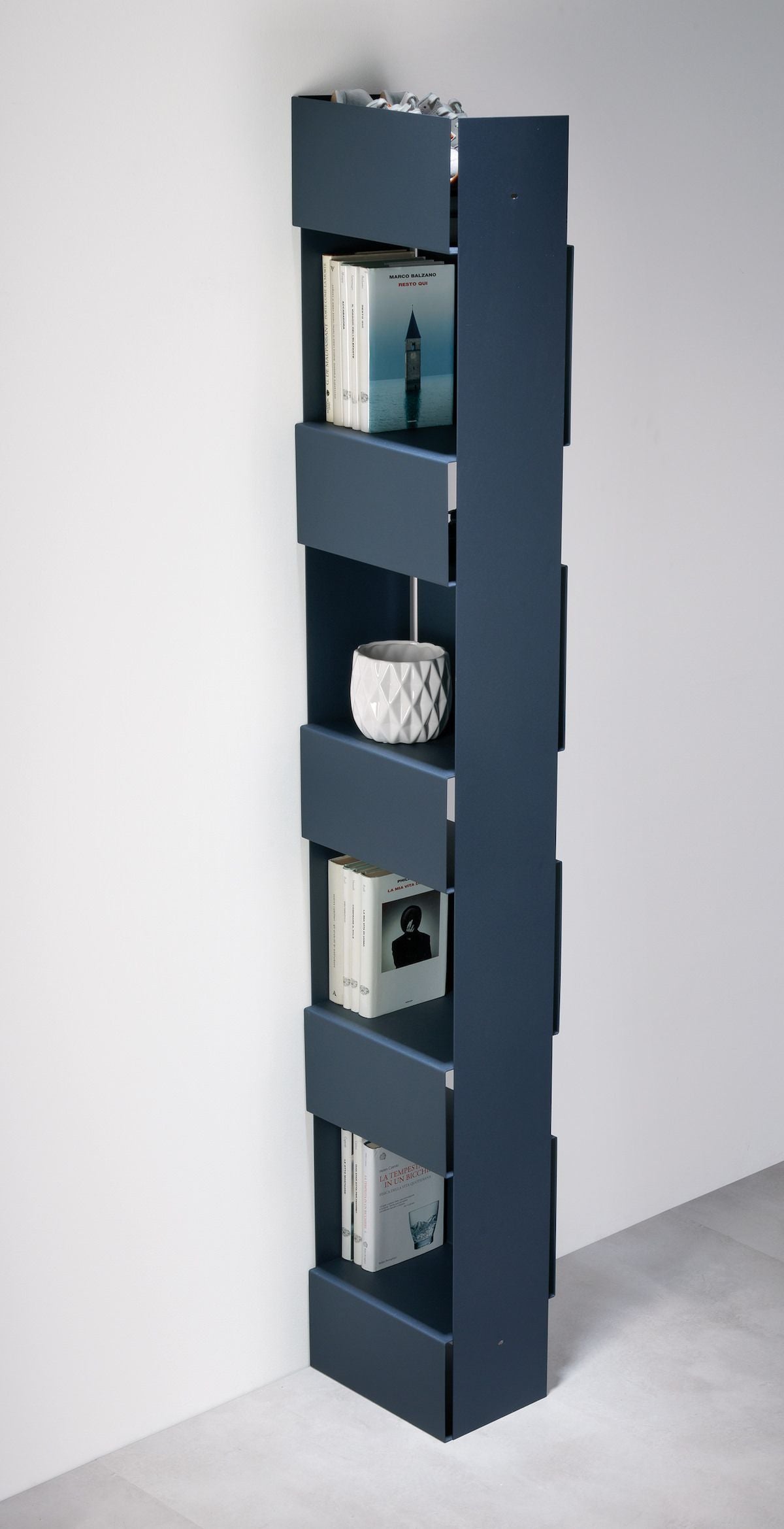 Libreria a colonna in metallo Vanity