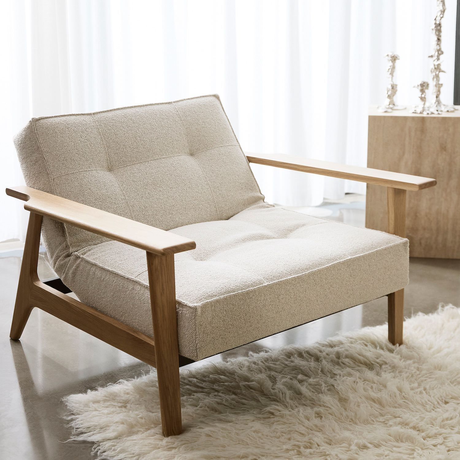 Poltrona design scandinavo in tessuto o velluto SplitBack Frej - 357 Taura Off White