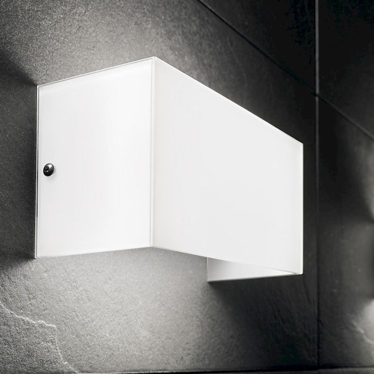 Applique a LED moderna da parete in vetro bianco Compact D321