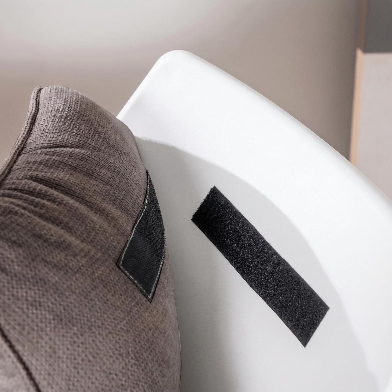 Poltrona in tessuto con cuscini sfoderabili Avela | Design moderno