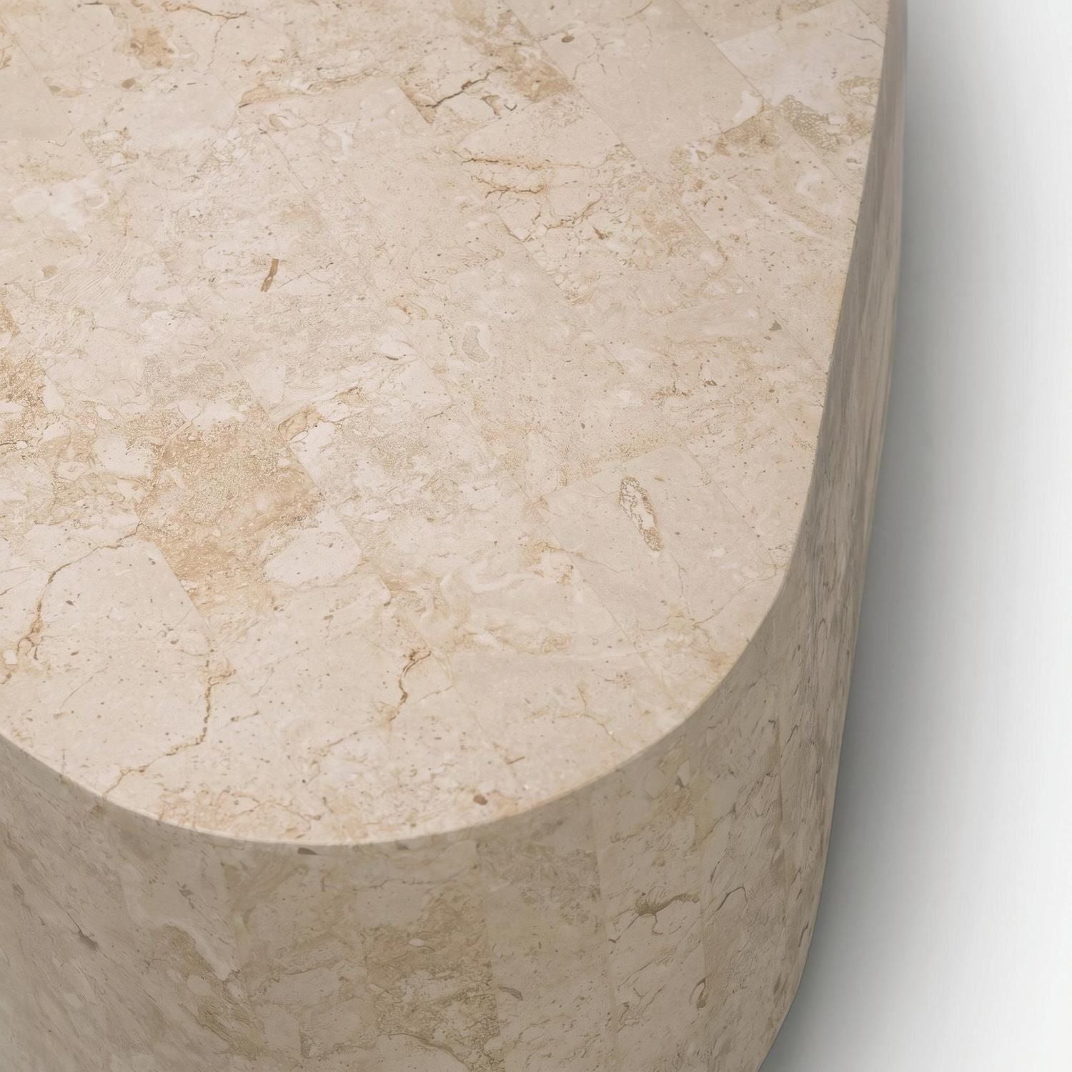 Tavolino in pietra fossile beige o grigio Kora | Design Moderno