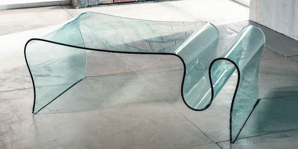 Tavolini in vetro curvato: la classe del design
